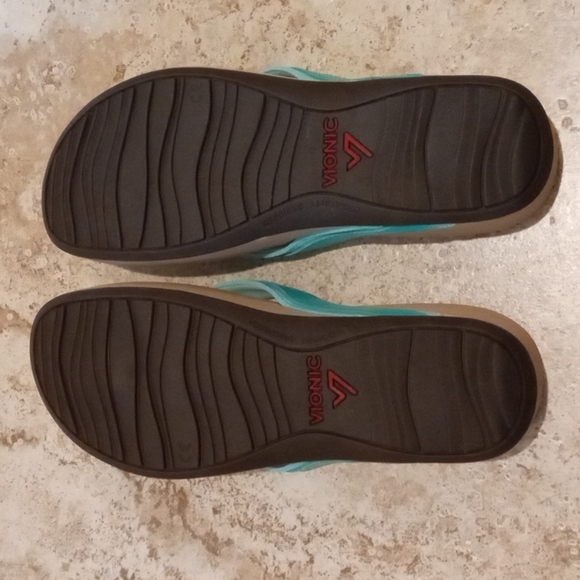 Vionic sandles - Picture 2 of 3